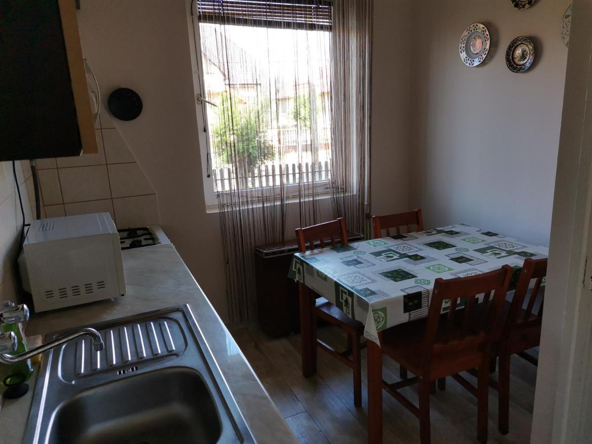 Appartamento Roland Apartman Balatonlelle Esterno foto