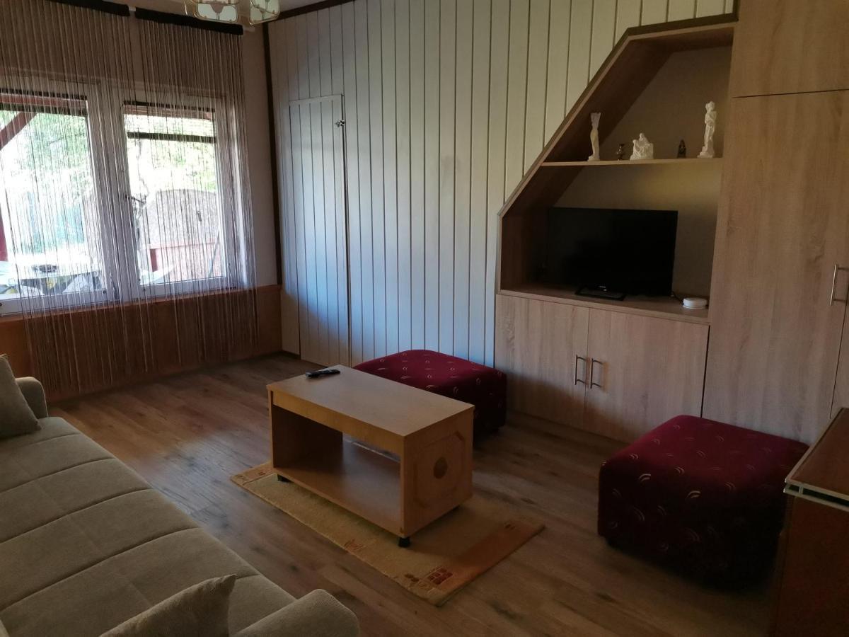 Appartamento Roland Apartman Balatonlelle Esterno foto