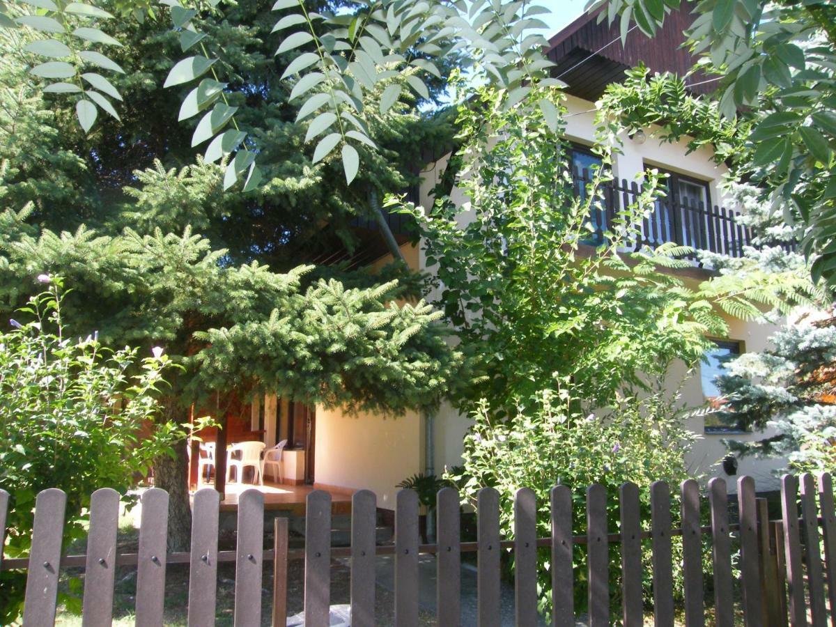 Appartamento Roland Apartman Balatonlelle Esterno foto